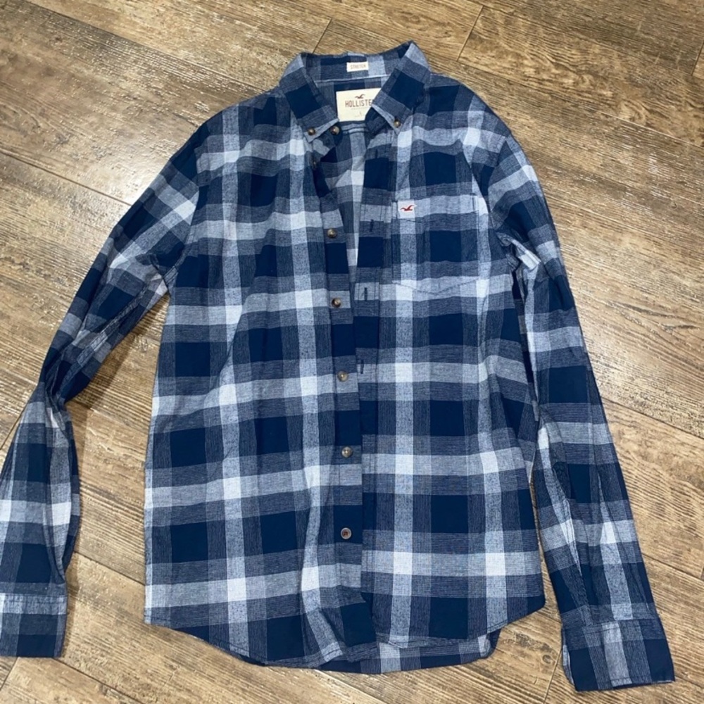 Men’s Hollister Button Up Shirt - Large - NWOT!